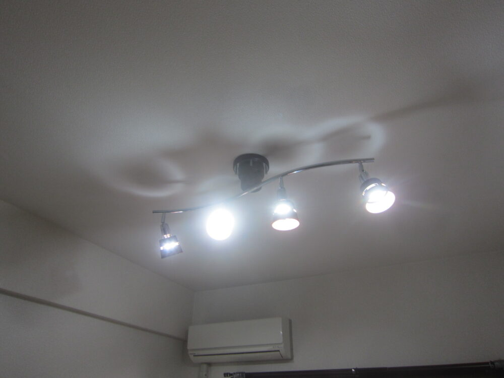 4灯スポットライト