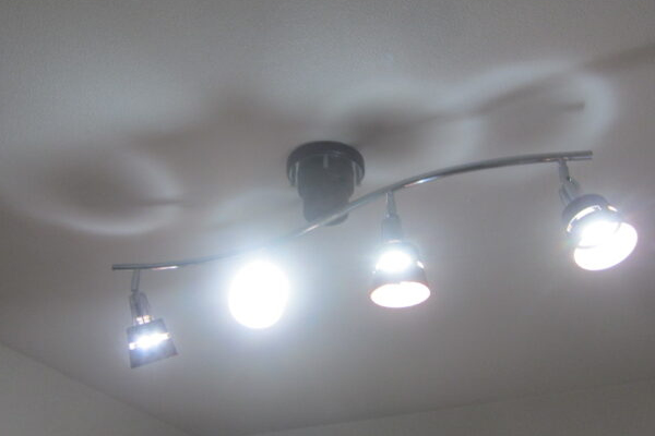 4灯スポットライト